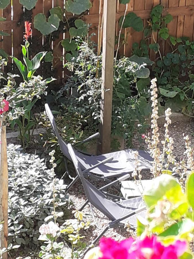 Chambre En Rez De Jardin Gland Luaran gambar